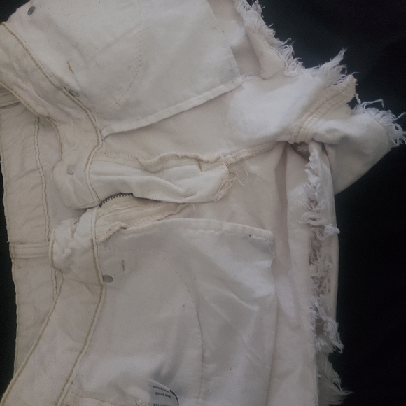 White distressed jean shorts - Picture 11 of 16